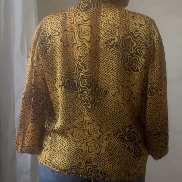Vintage 80s gold and black graphic print blouse size medium - Picture 4 of 8